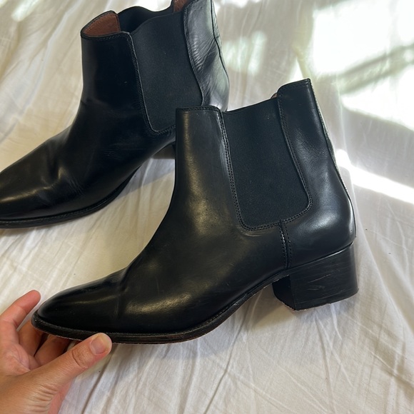 Frye Chelsea boots - Picture 3 of 4